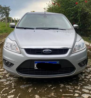 FORD FOCUS 2.0 GLX 16V FLEX 4P MANUAL FORD FOCUS 2.0 GLX 16V FLEX 4P MANUAL